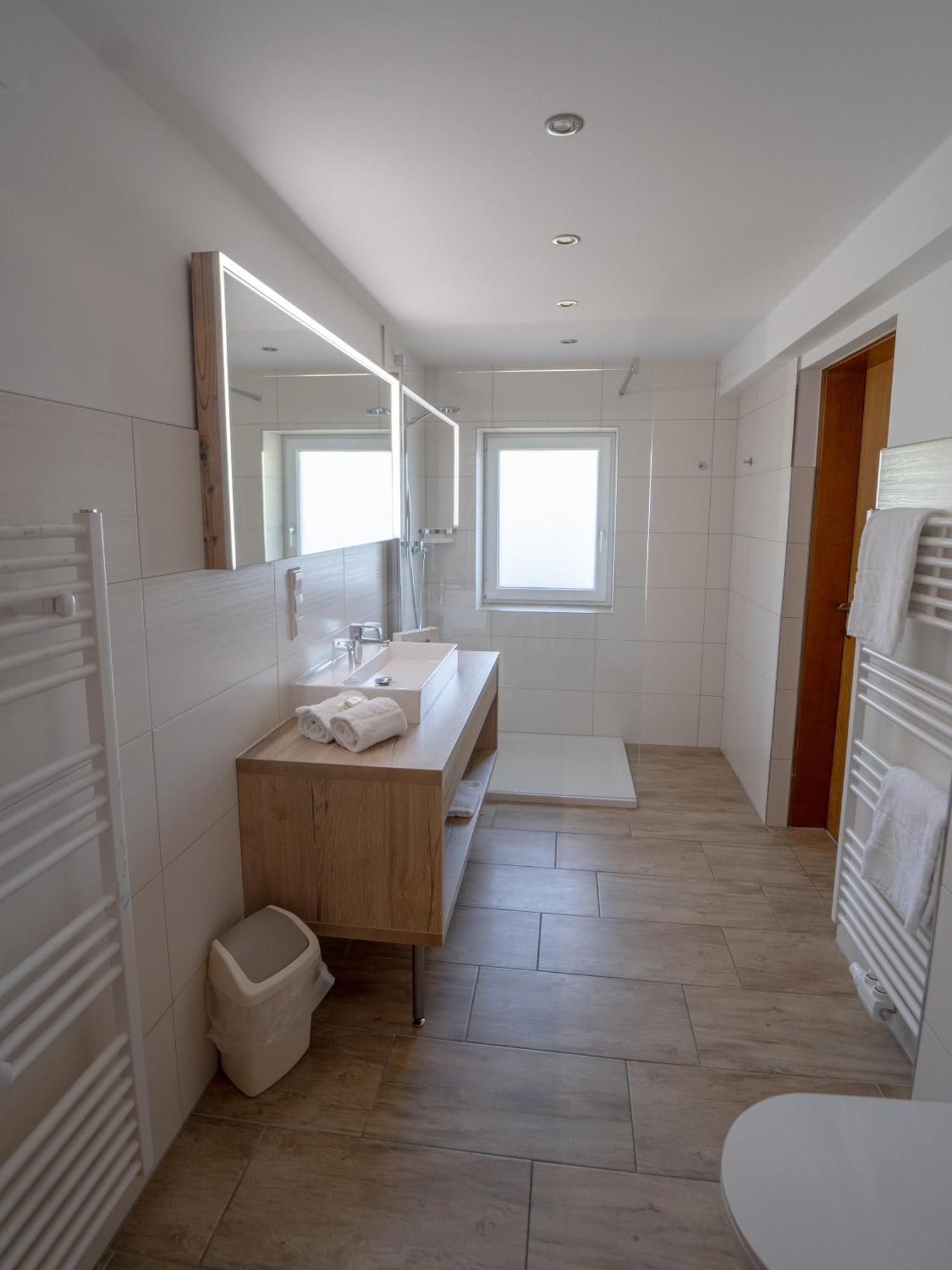 Landhotel - Apartments Bauer Hintergoriach Bagian luar foto