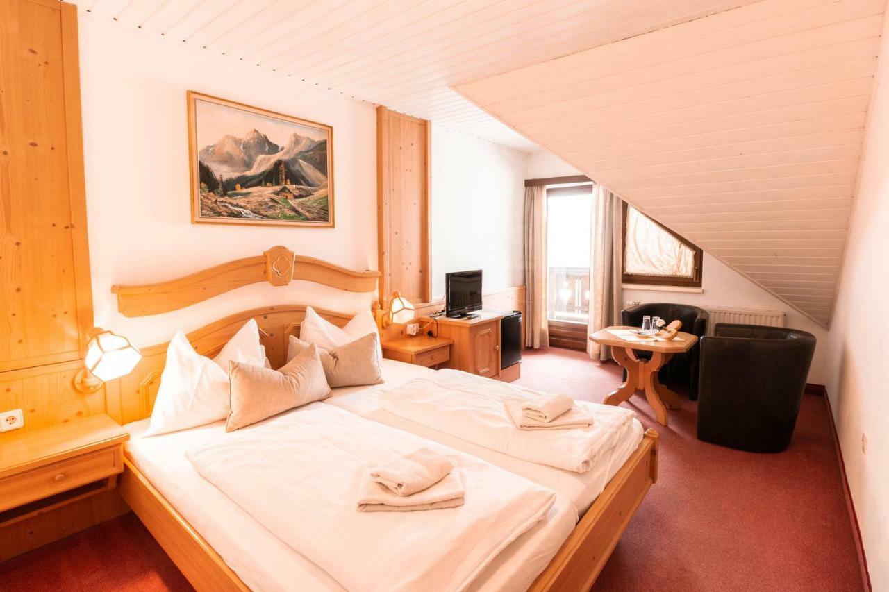 Landhotel - Apartments Bauer Hintergoriach Bagian luar foto